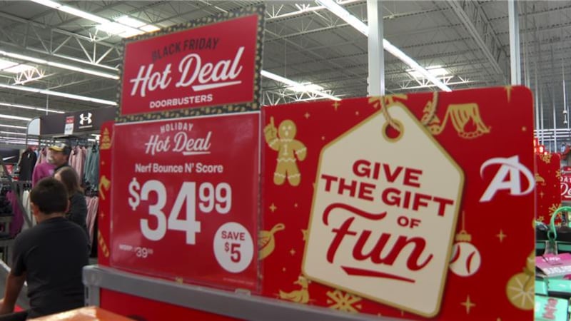 Bargains drew big crowds across the Midlands on Black Friday, from early-morning doorbusters...