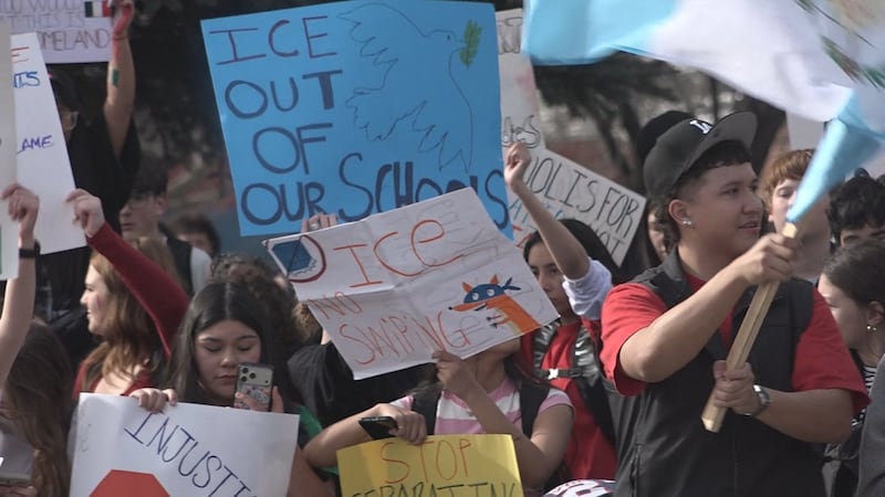 Las protestas a nivel nacional contra el Servicio de Inmigración y Control de Aduanas (ICE)...