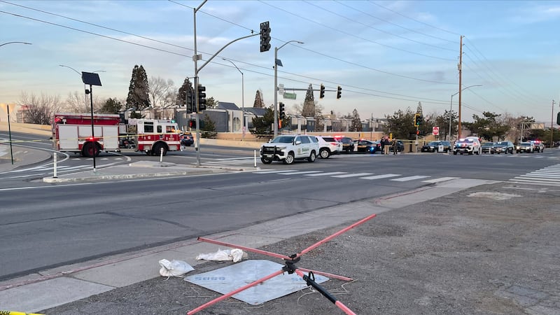La policía de Reno está investigando un incidente que ocurrió en el paso elevado de Wells Avenue.