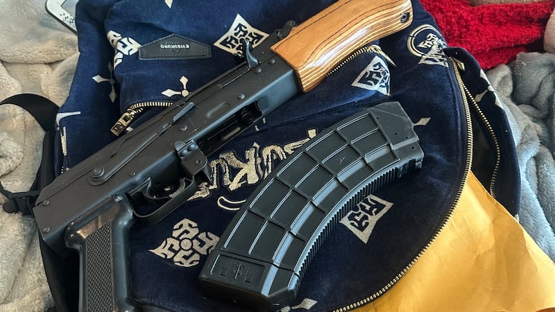 Tres hombres se enfrentan ahora a cargos.