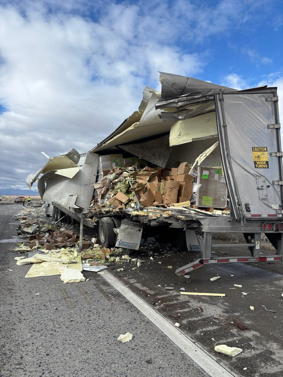 Un conductor resultó herido en el accidente.
