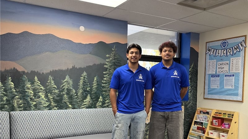 Estudiantes de Carson High y el Club de Arte colaboran para crear un espacio familiar.