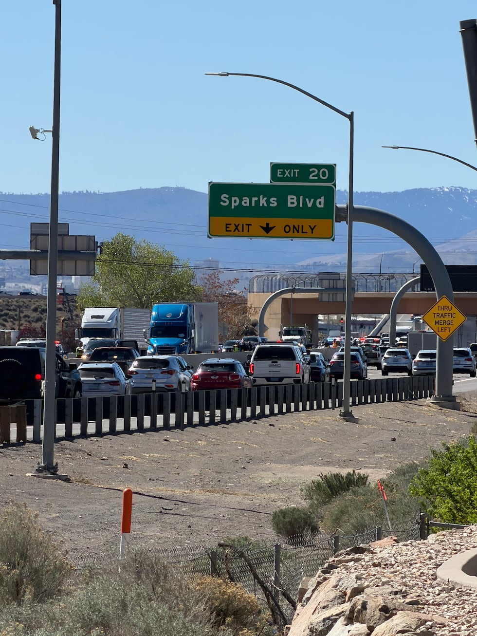 Una persona fue llevada al hospital.