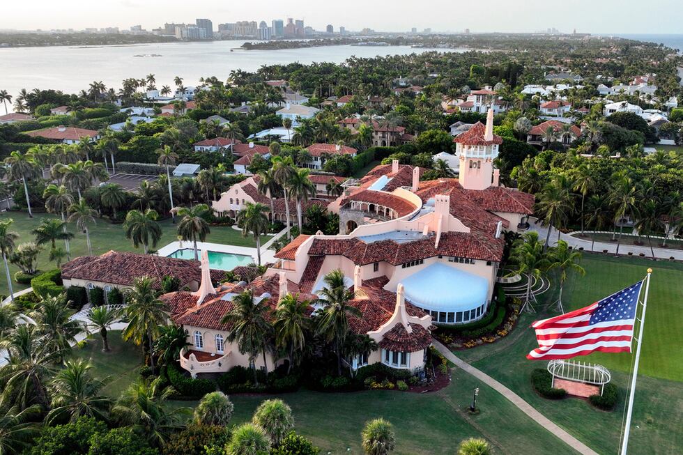ARCHIVO - Vista aérea de la propiedad Mar-a-Lago del entonces expresidente Donald Trump, el 10...