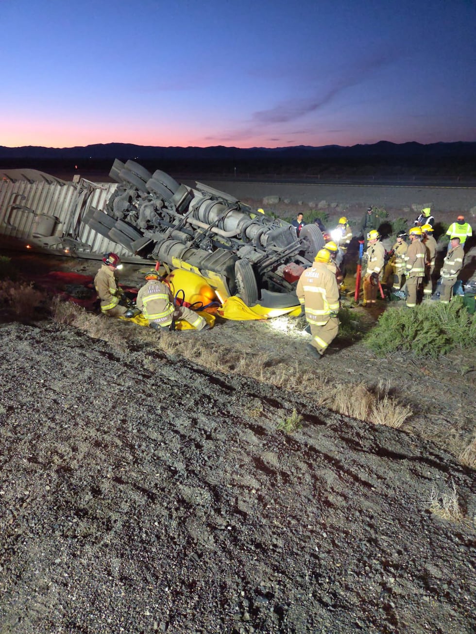 Dos personas han sido llevadas al hospital.