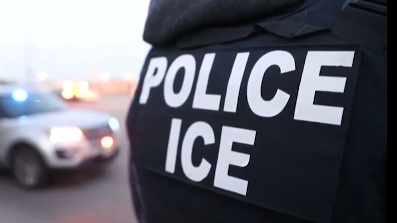 Derechos de las personas indocumentadas. Los supuestos avistamientos locales de I.C.E. causan...