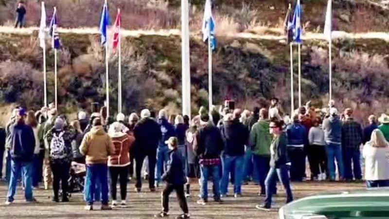 Wellington Celebra el 250 Aniversario de Estados Unidos con una Bandera Gigante