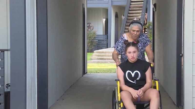 "Su niña la necesita". Detienen a inmigrante que era el único sustento para su hija con...