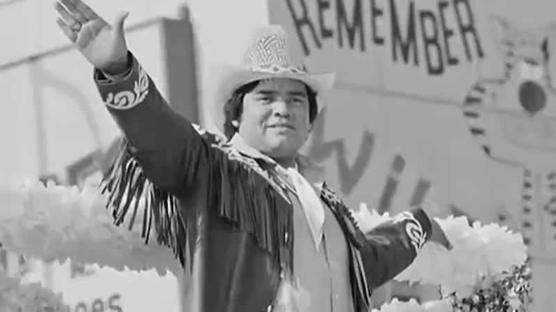 Fernando Valenzuela, el fenómeno nacido en México que jugó para los Dodgers de Los Ángeles ha...